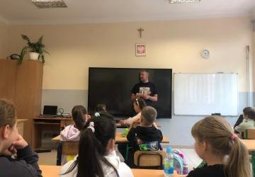 PROGRAMY PROFILAKTYCZNE: DEBATA I CUKIERKI